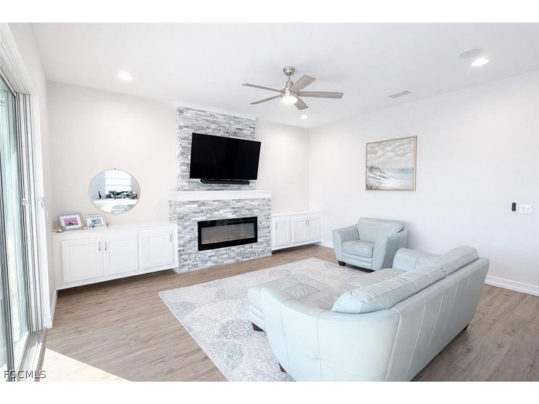 2660 Stonyhill Court Cape Coral FL 33993 225042066 image7