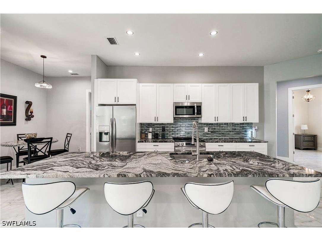 2661 43rd Avenue NE Naples FL 34120 226017784 image1