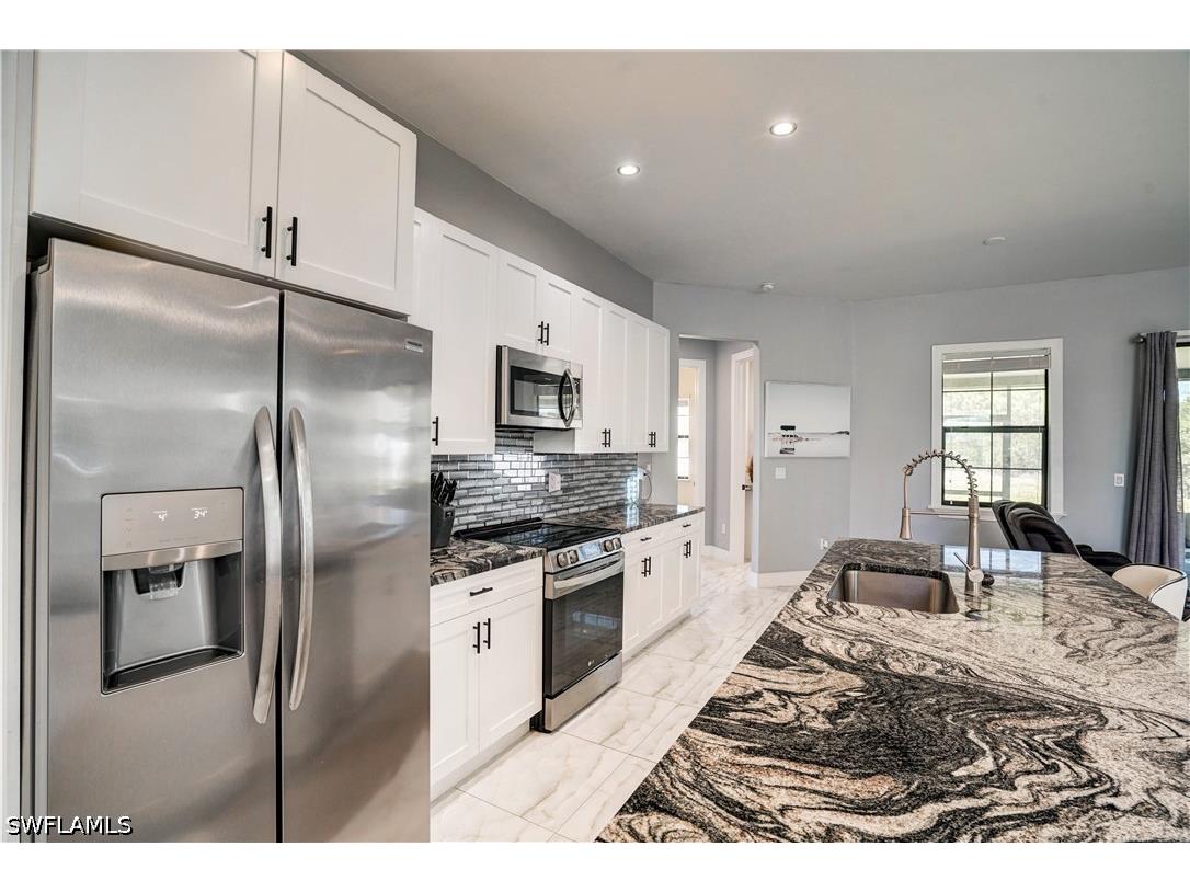 2661 43rd Avenue NE Naples FL 34120 226017784 image4
