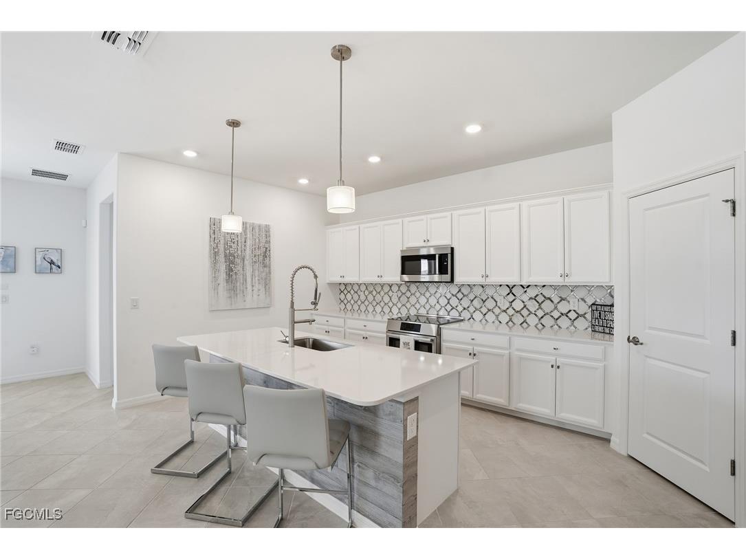 2662 Scarlet Way Naples FL 34120 2026000472 image3