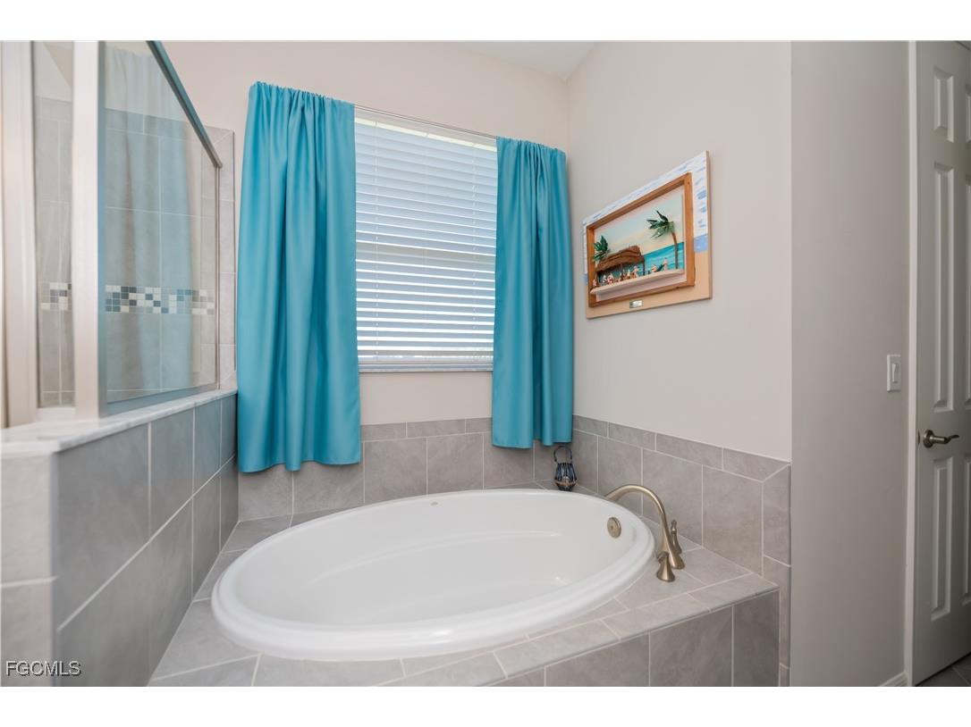 2663 SW 32nd Street Cape Coral FL 33914 2025009274 image32