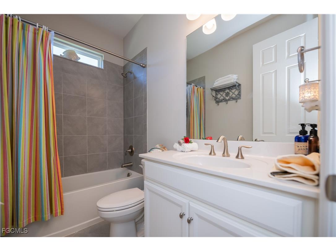 2663 SW 32nd Street Cape Coral FL 33914 2025009274 image38