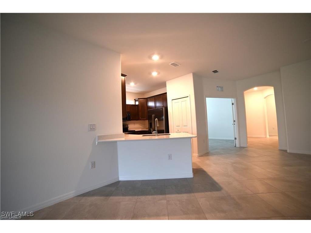 2665 Vine Avenue Naples FL 34120 225076610 image2