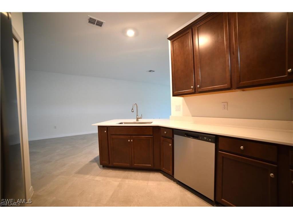 2665 Vine Avenue Naples FL 34120 225076610 image3