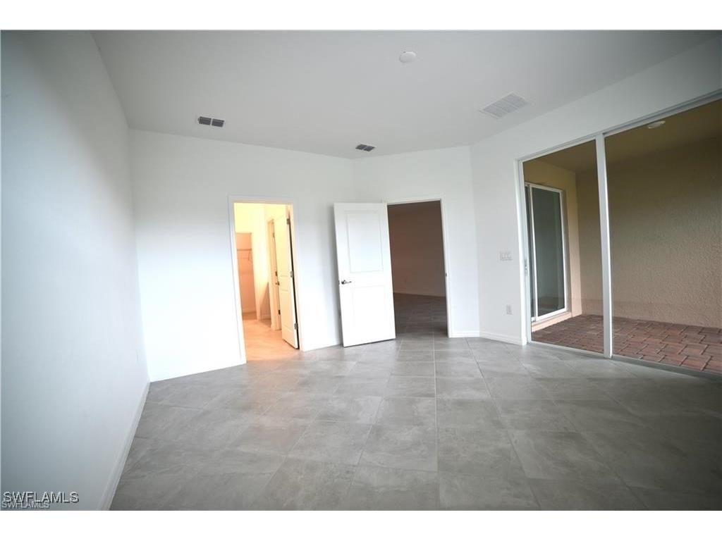 2665 Vine Avenue Naples FL 34120 225076610 image7