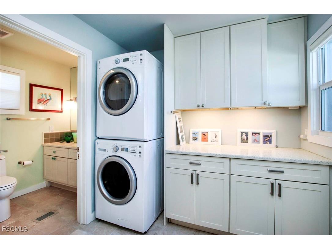 2667 Coconut Drive Sanibel FL 33957 2025019436 image13