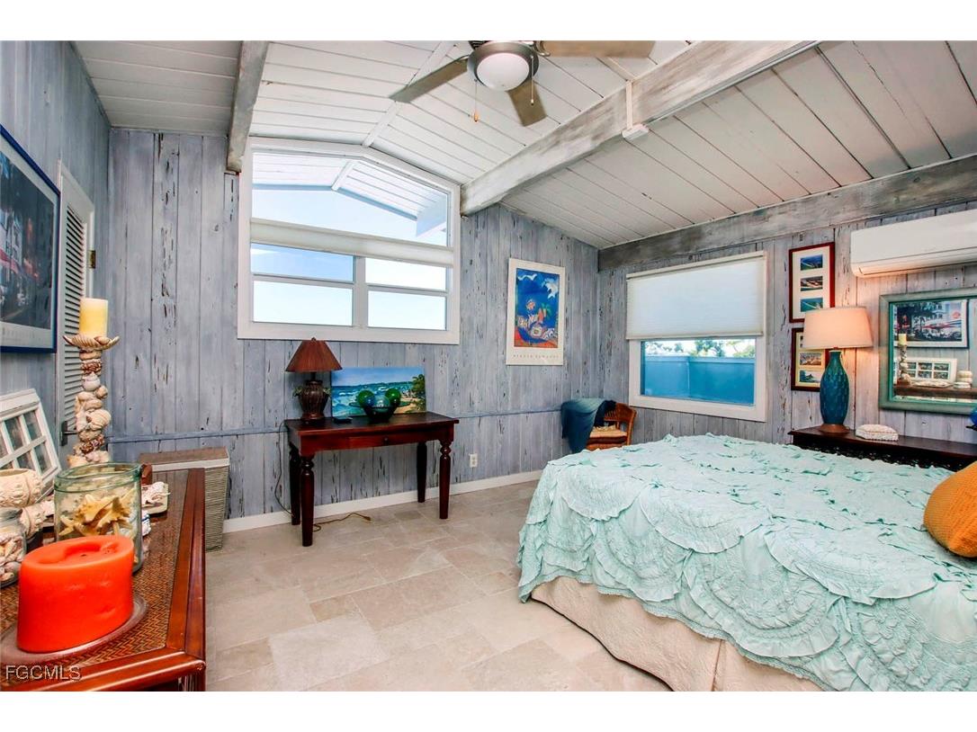 2667 Coconut Drive Sanibel FL 33957 2025019436 image15