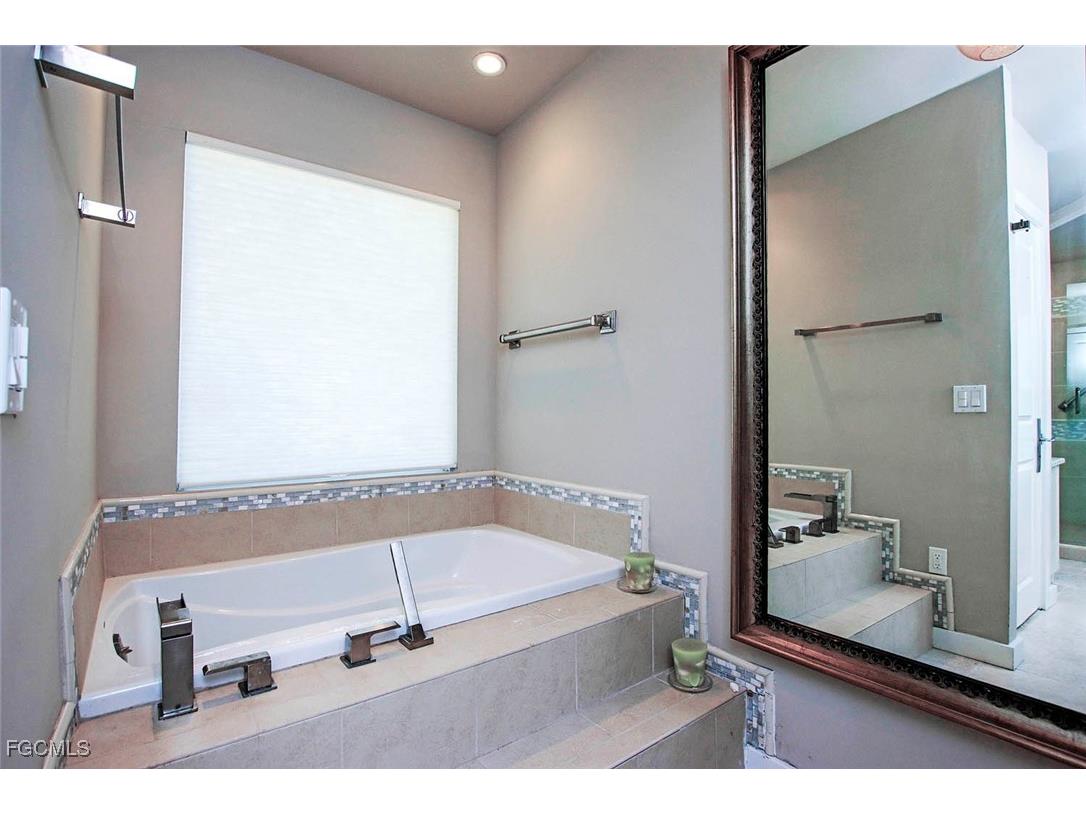2667 Coconut Drive Sanibel FL 33957 2025019436 image21