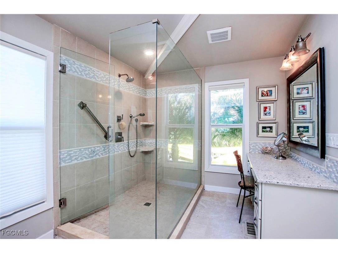 2667 Coconut Drive Sanibel FL 33957 2025019436 image22