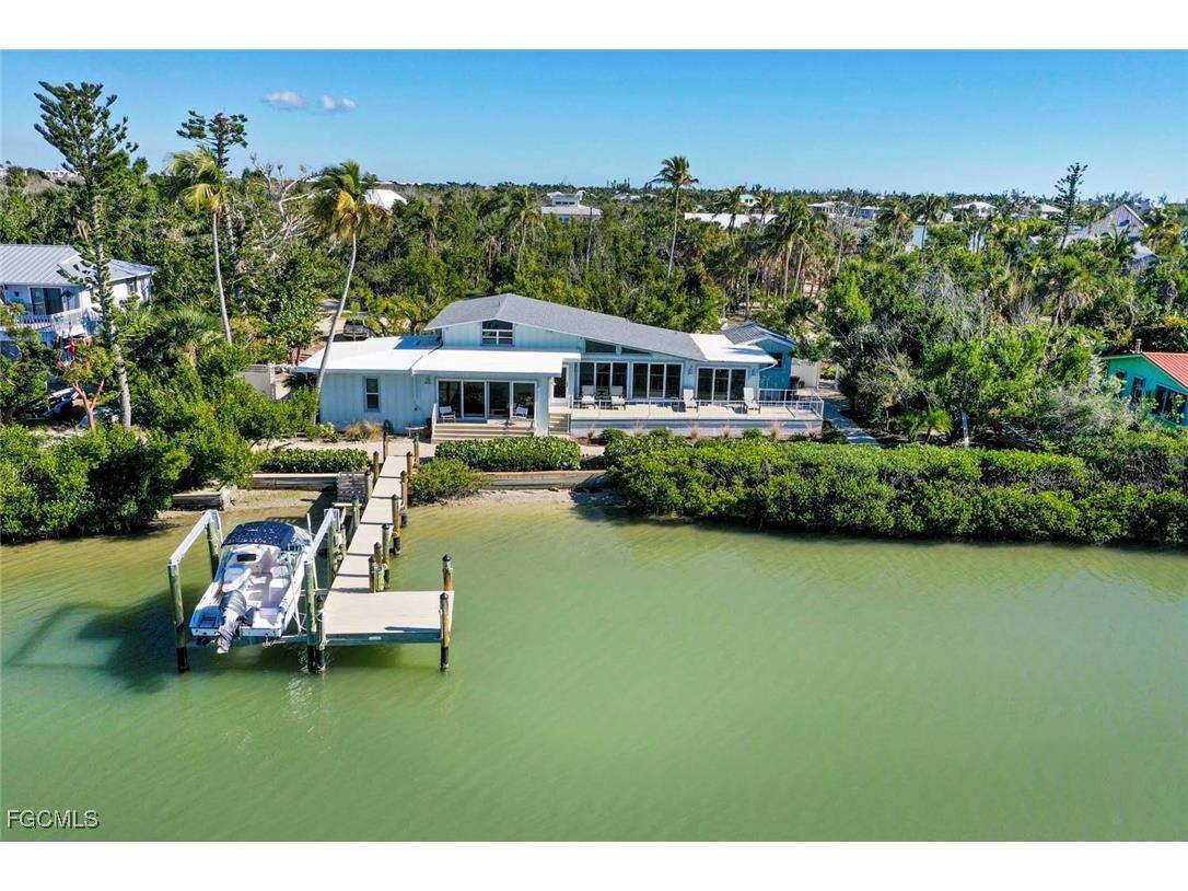 2667 Coconut Drive Sanibel FL 33957 2025019436 image27