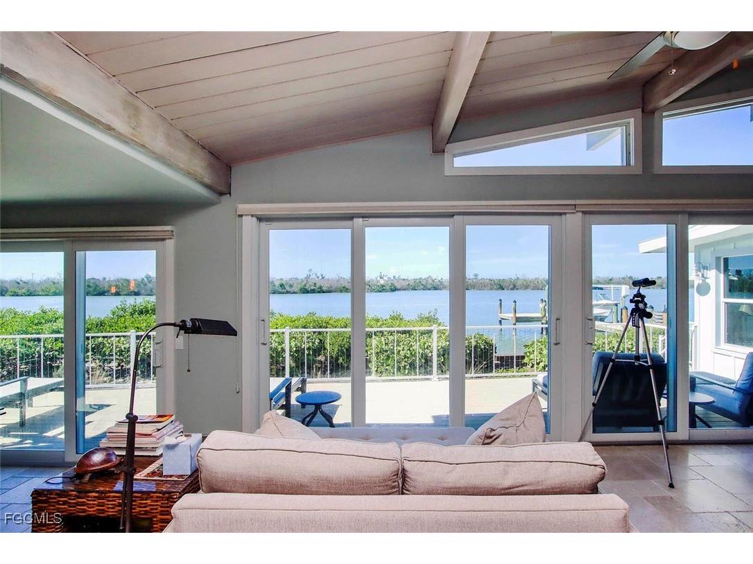 2667 Coconut Drive Sanibel FL 33957 2025019436 image4