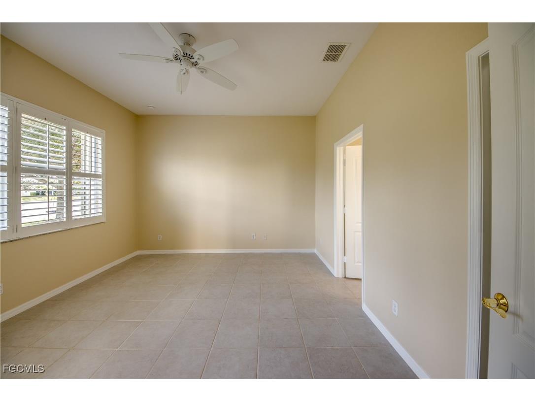 2667 Sunset Lake Drive Cape Coral FL 33909 2025012569 image24