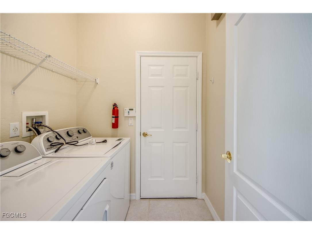 2667 Sunset Lake Drive Cape Coral FL 33909 2025012569 image35