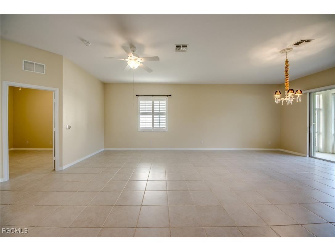 2667 Sunset Lake Drive Cape Coral FL 33909 2025012569 image4