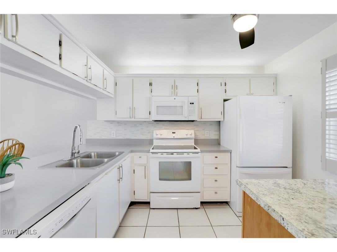 2668 Kings Lake Boulevard #203 Naples FL 34112 224098669 image3