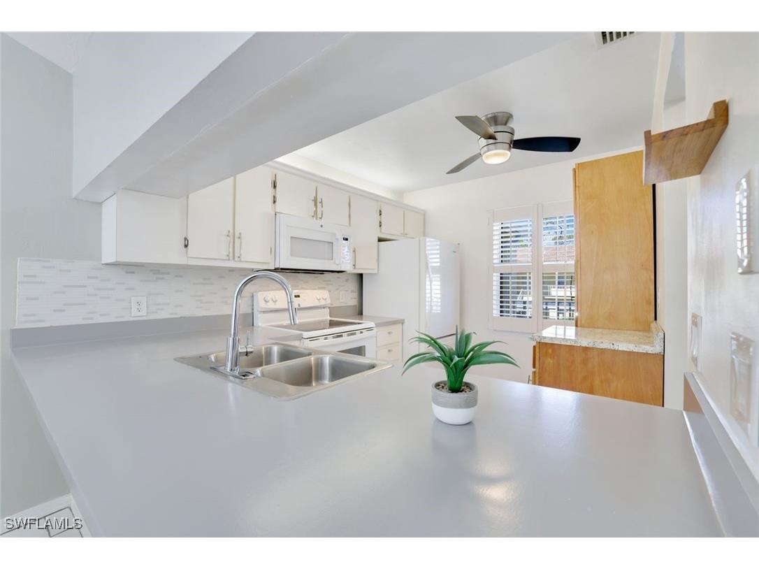 2668 Kings Lake Boulevard #203 Naples FL 34112 224098669 image4