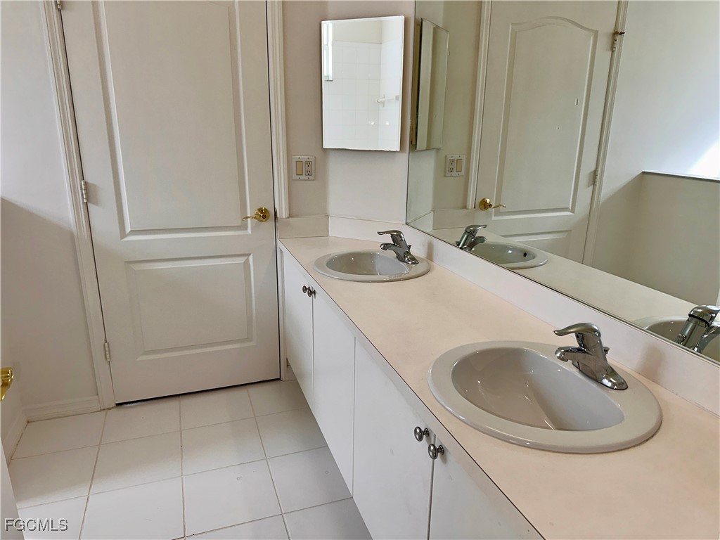 2669 Blue Cypress Lake Court Cape Coral FL 33909 2025017566 image12