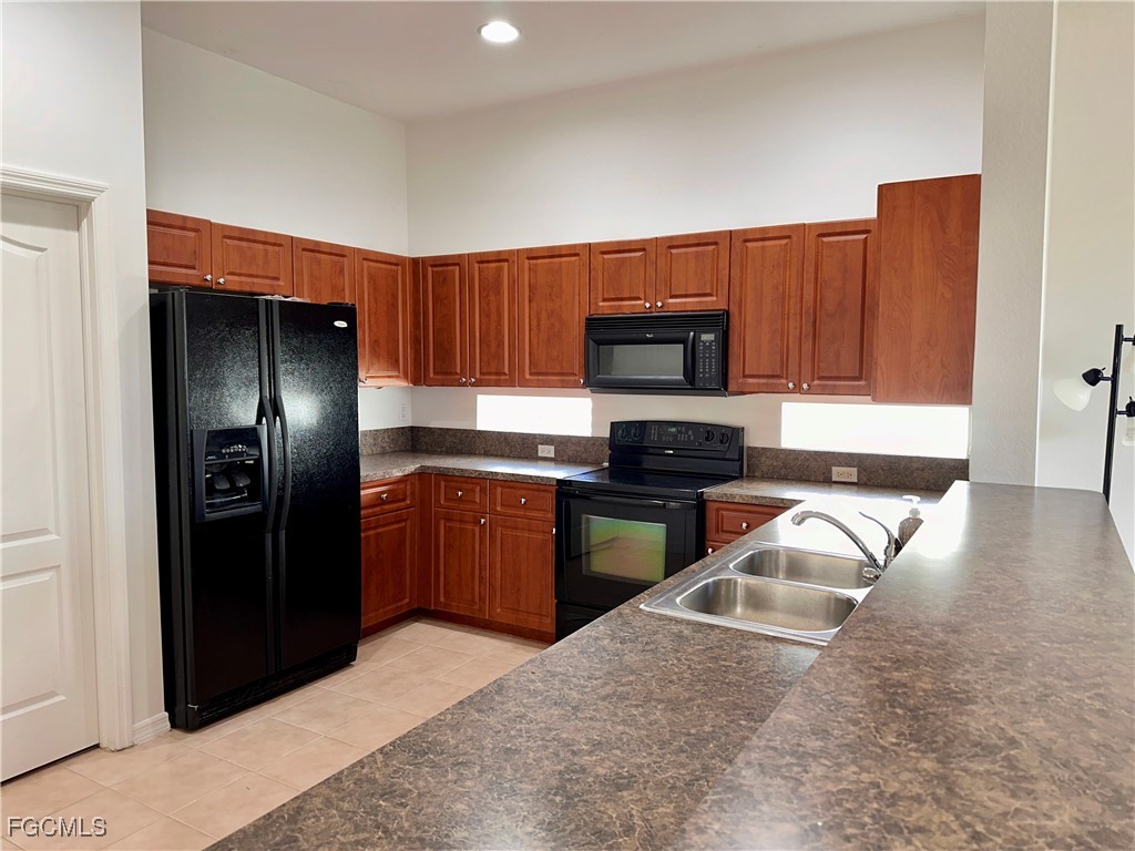 2669 Blue Cypress Lake Court Cape Coral FL 33909 2025017566 image4