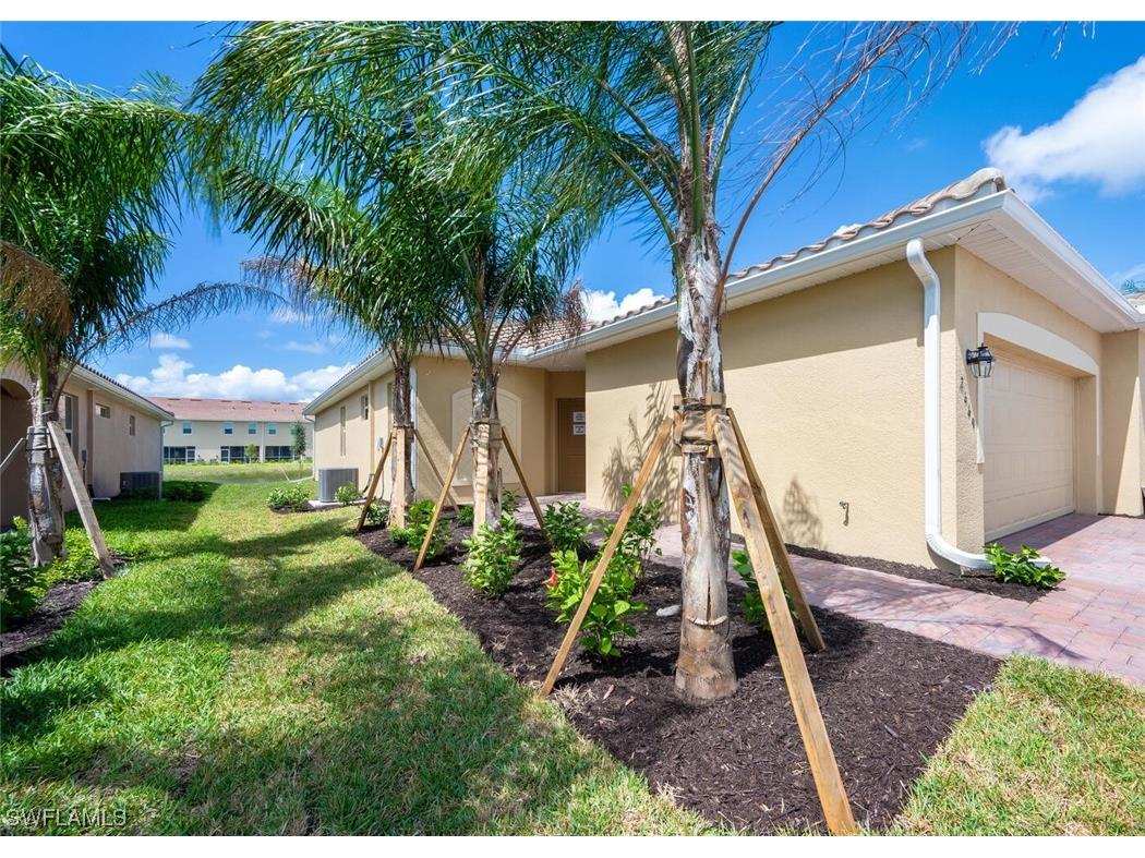 2669 Vine Avenue Naples FL 34120 223072287 image1