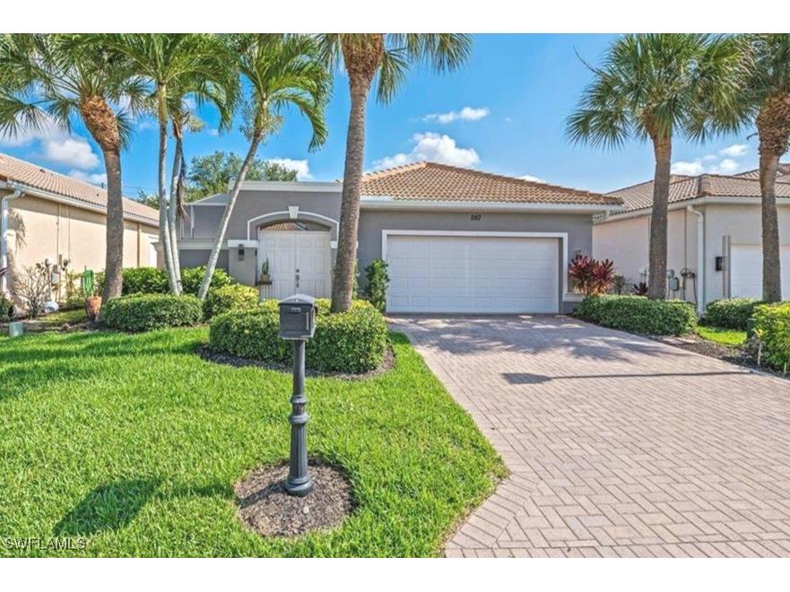 267 Glen Eagle Circle Naples FL 34104 224082772 image1