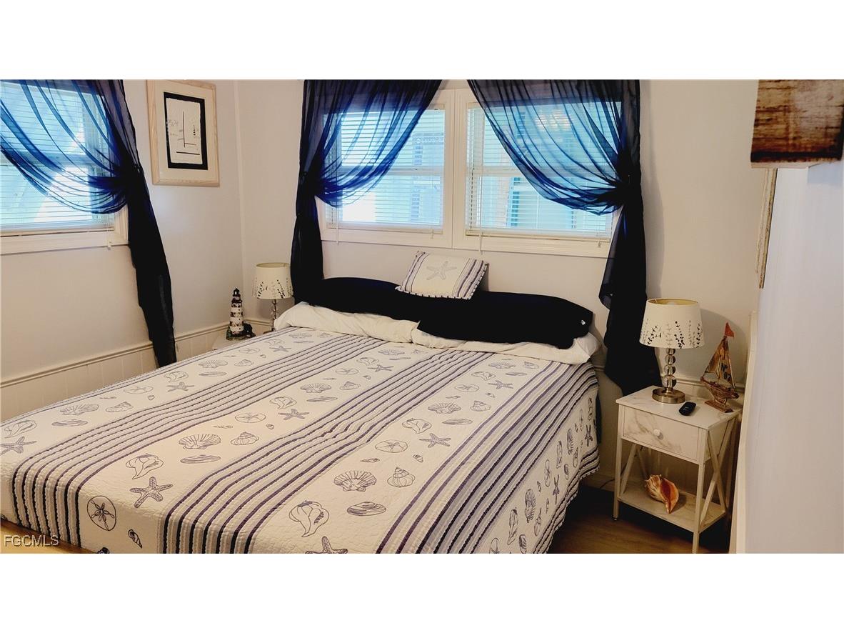 267 Shoreland Drive Fort Myers FL 33905 2025005527 image14