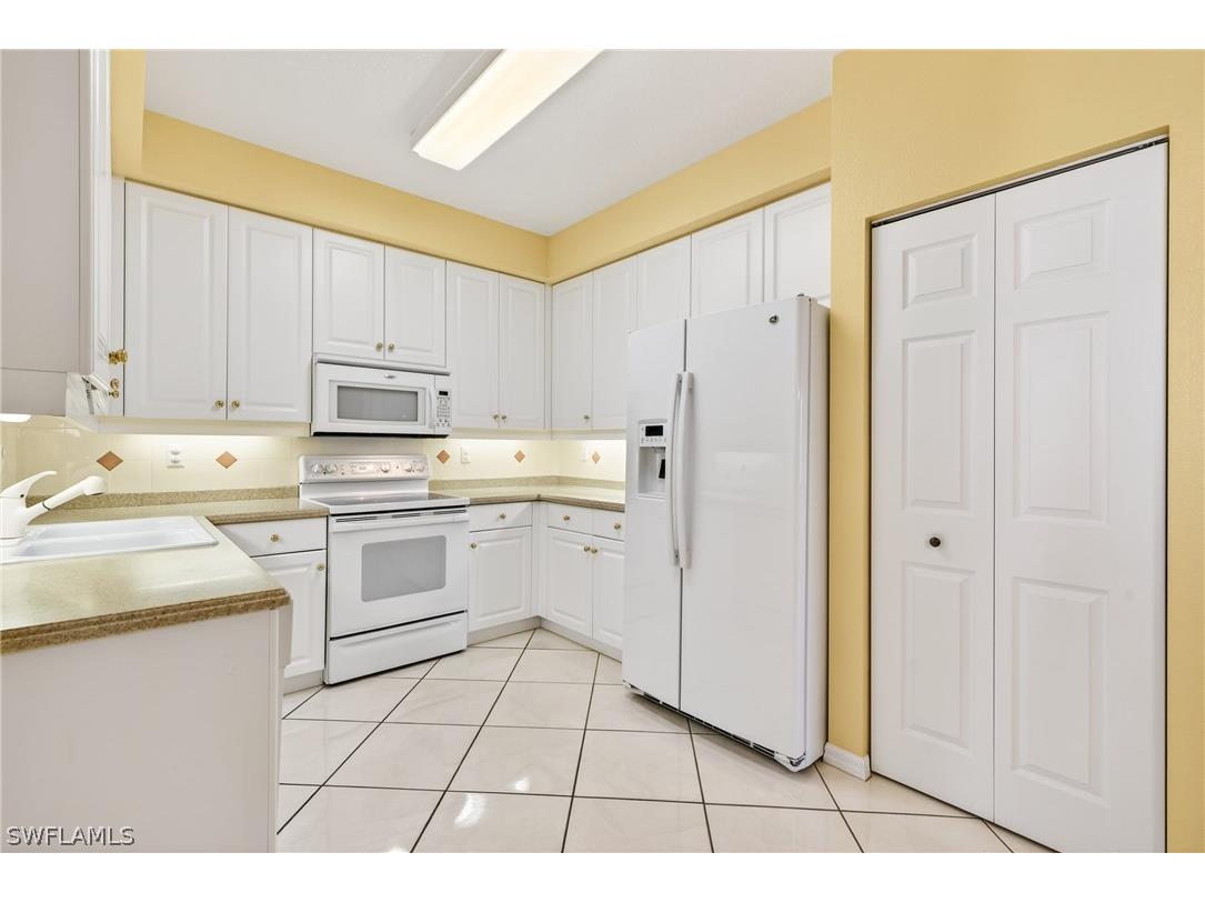 2670 Creek Lane #102 Naples FL 34119 226006238 image25