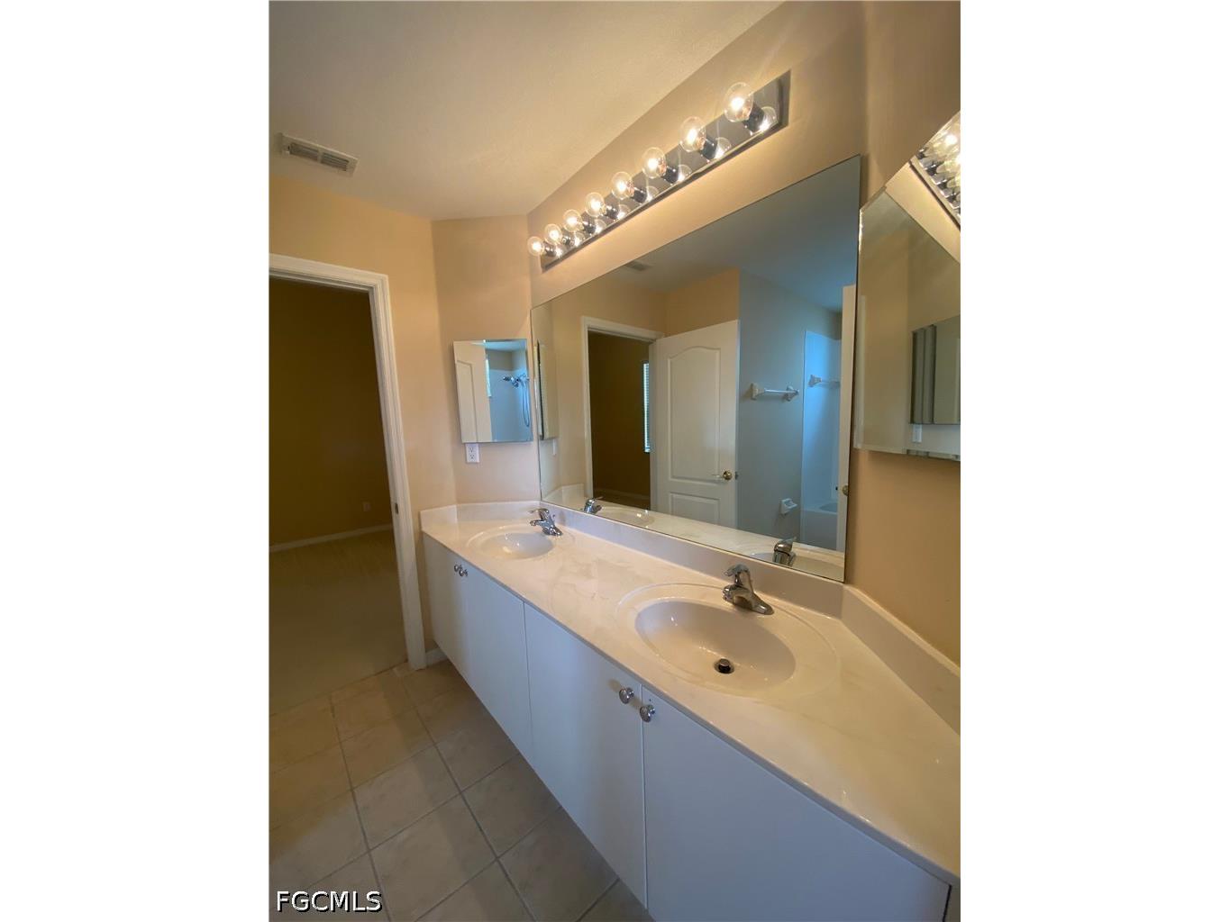 2677 Blue Cypress Lake Court Cape Coral FL 33909 2026019711 image15