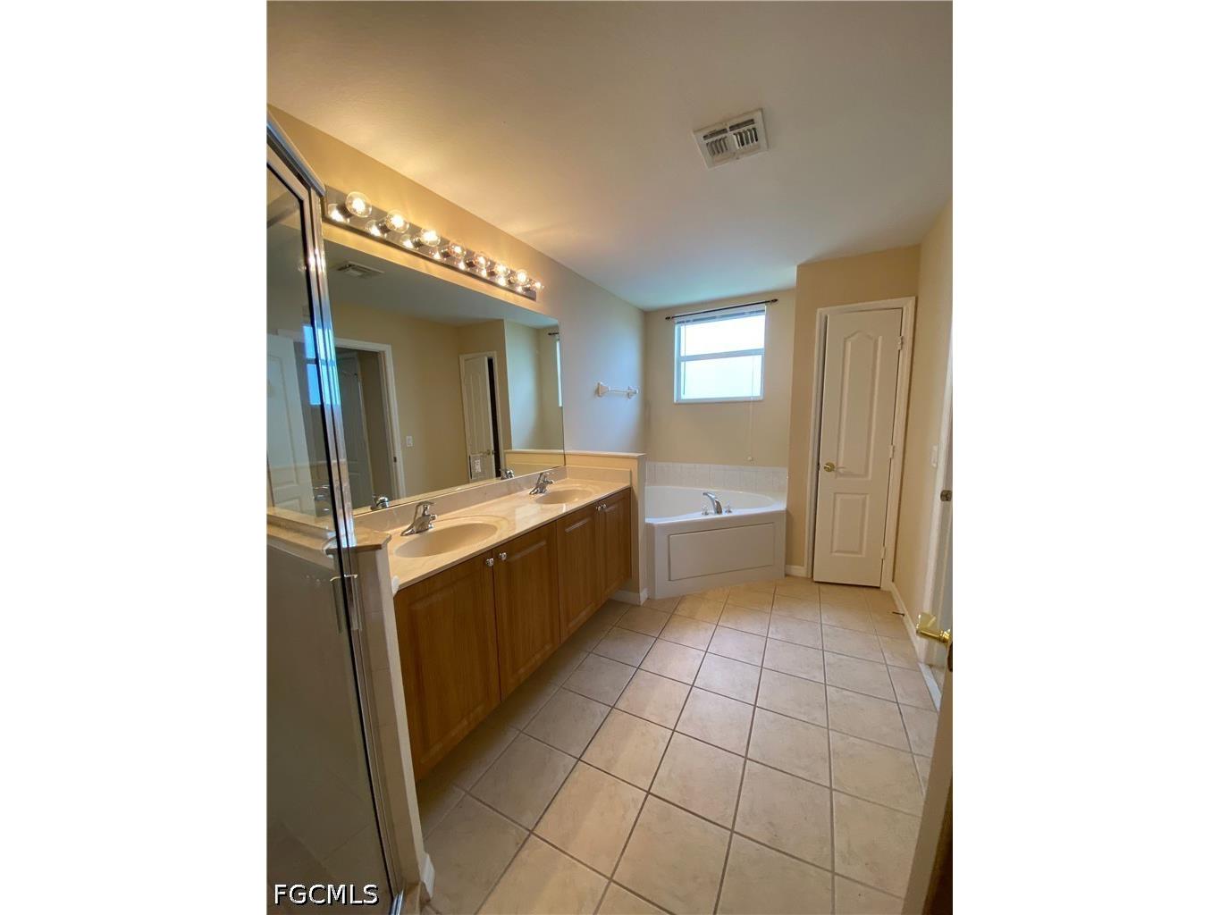 2677 Blue Cypress Lake Court Cape Coral FL 33909 2026019711 image24