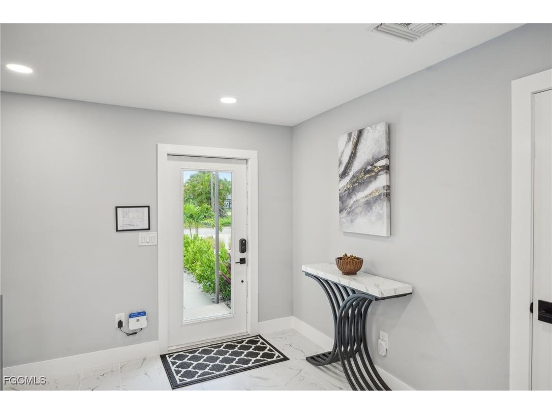 268 Ibis Street Fort Myers Beach FL 33931 2025010061 image4