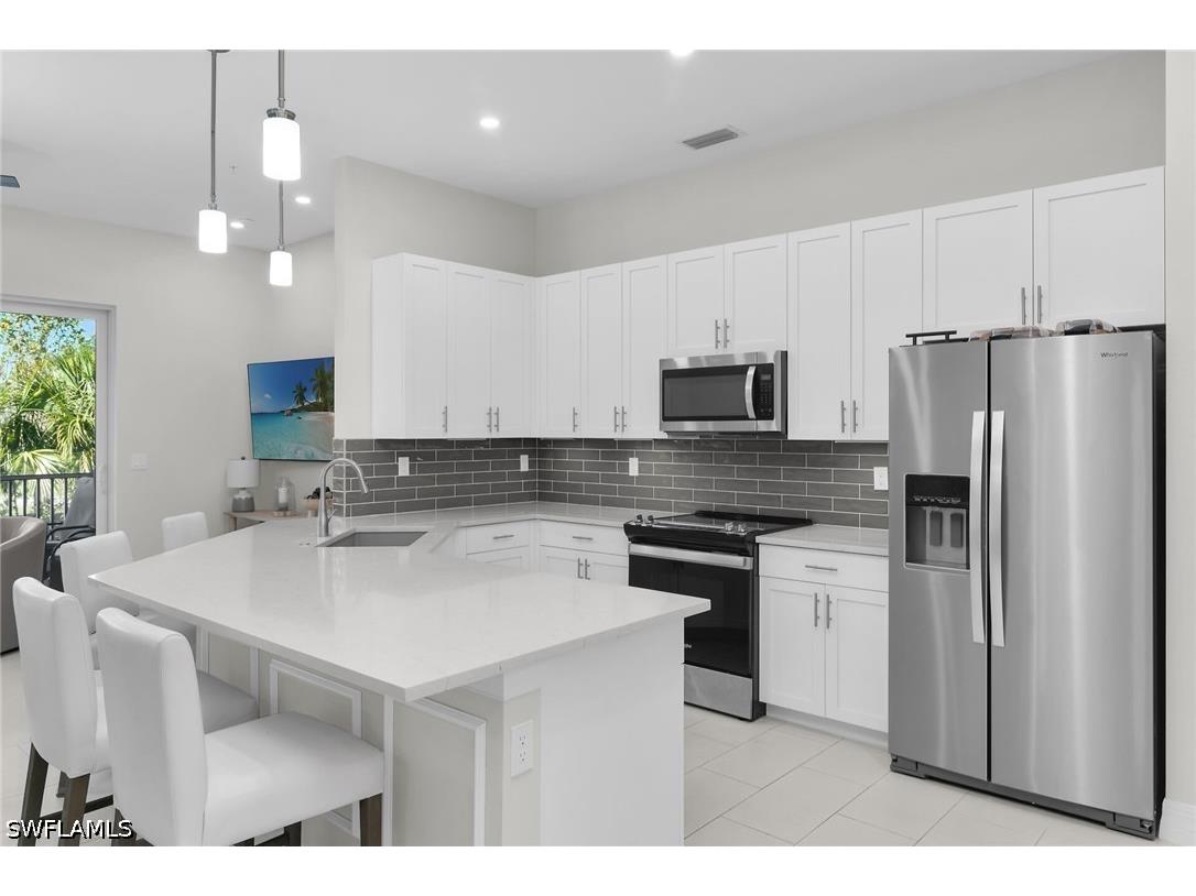 268 Indies Drive E #202 Naples FL 34114 226016603 image1