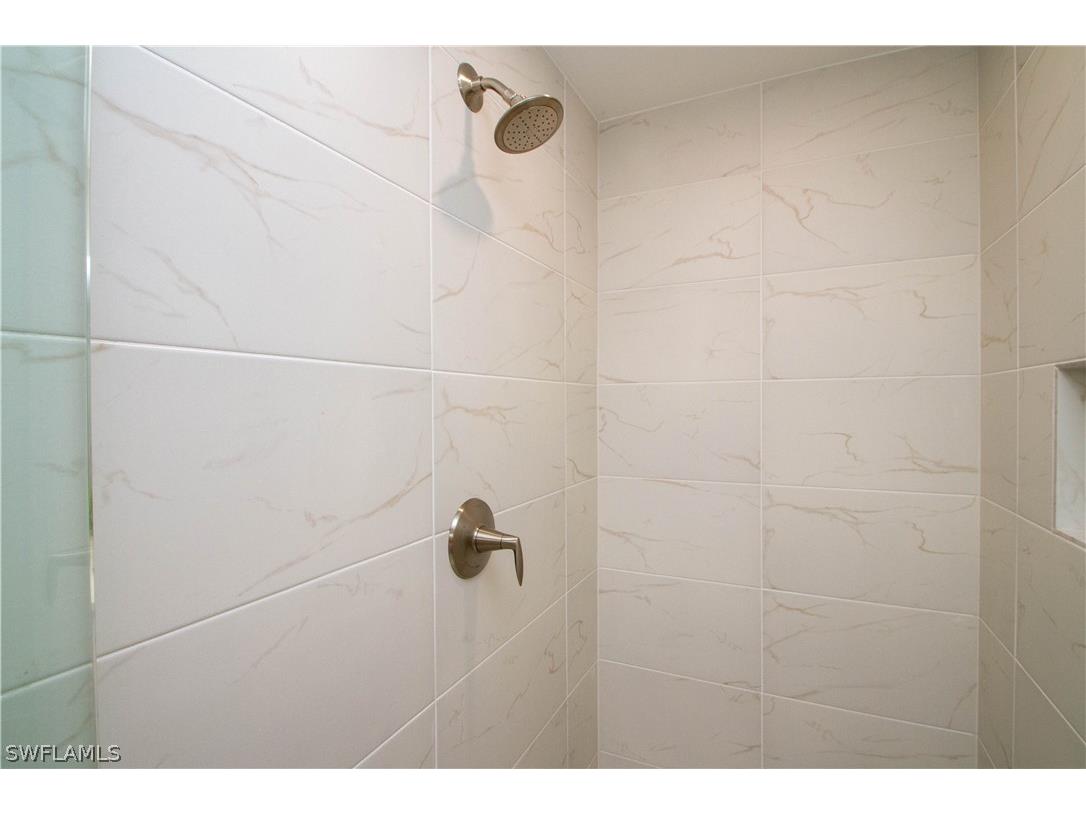 268 Indies Dr #102 Naples FL 34114 226006530 image25