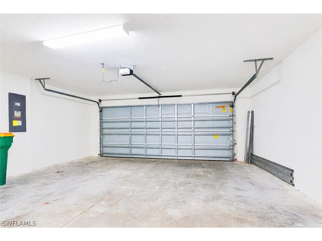 2681 Vine Avenue Naples FL 34120 226011246 image11