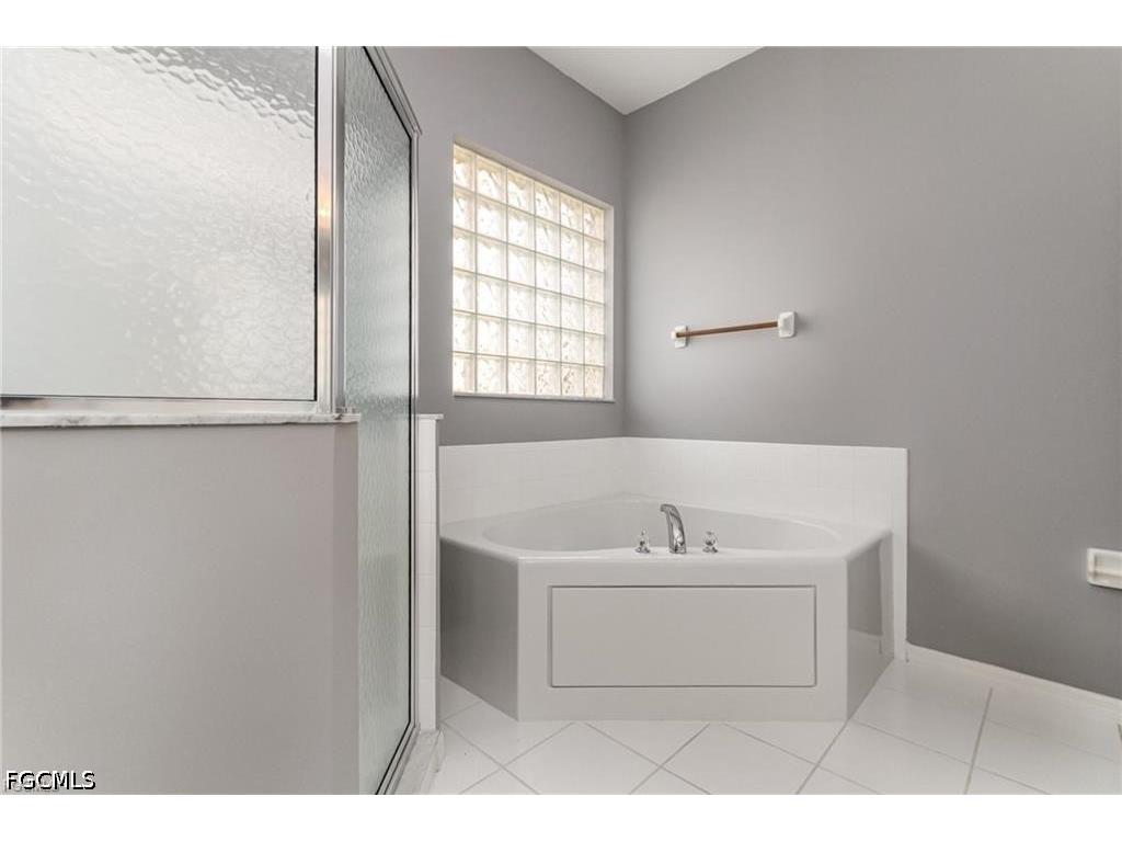 2684 Sunset Lake Drive Cape Coral FL 33909 2026015383 image10