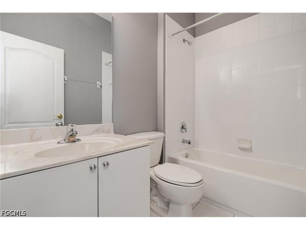 2684 Sunset Lake Drive Cape Coral FL 33909 2026015383 image12