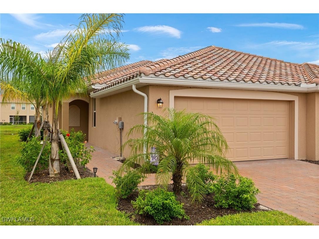 2685 Vine Avenue Naples FL 34120 225075121 image1