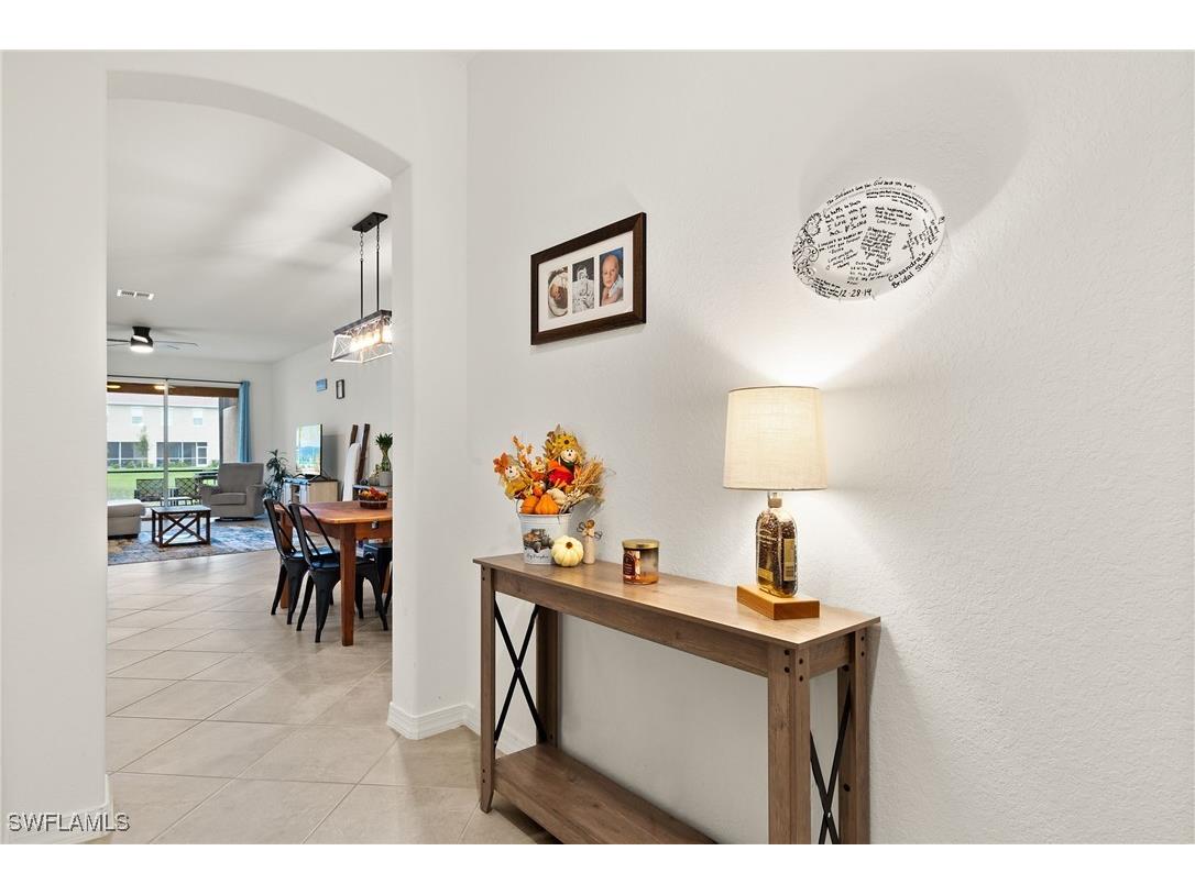 2685 Vine Avenue Naples FL 34120 225075121 image3