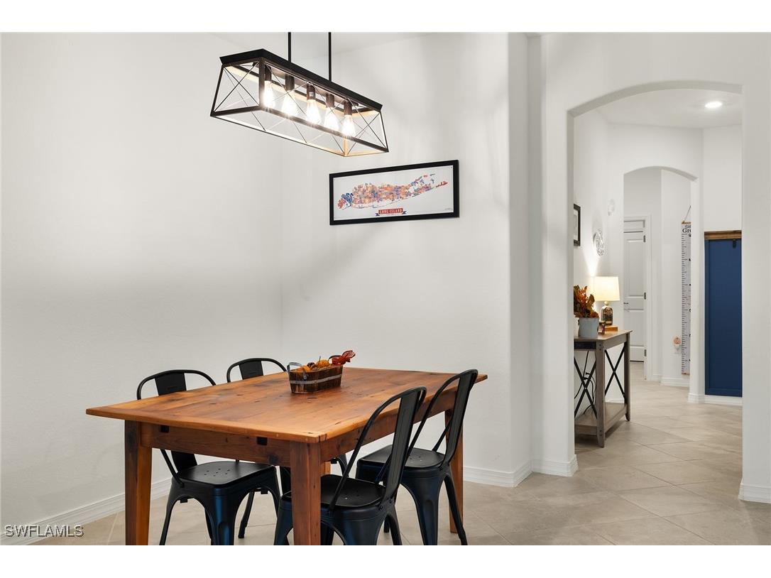 2685 Vine Avenue Naples FL 34120 225075121 image4