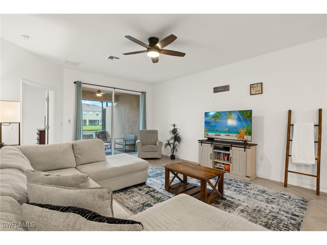 2685 Vine Avenue Naples FL 34120 225075121 image8