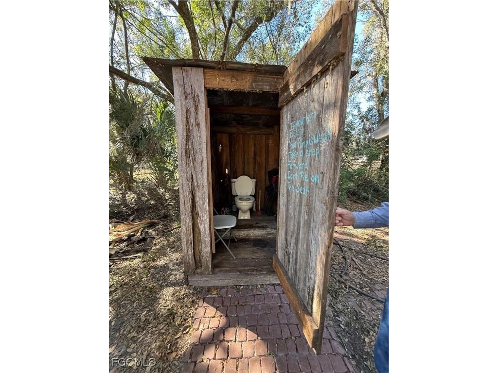 2687 Old Lakeport Road Moore Haven FL 33471 2026005931 image16