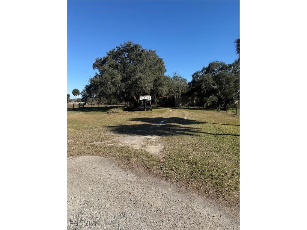 2687 Old Lakeport Road Moore Haven FL 33471 2026005931 image19