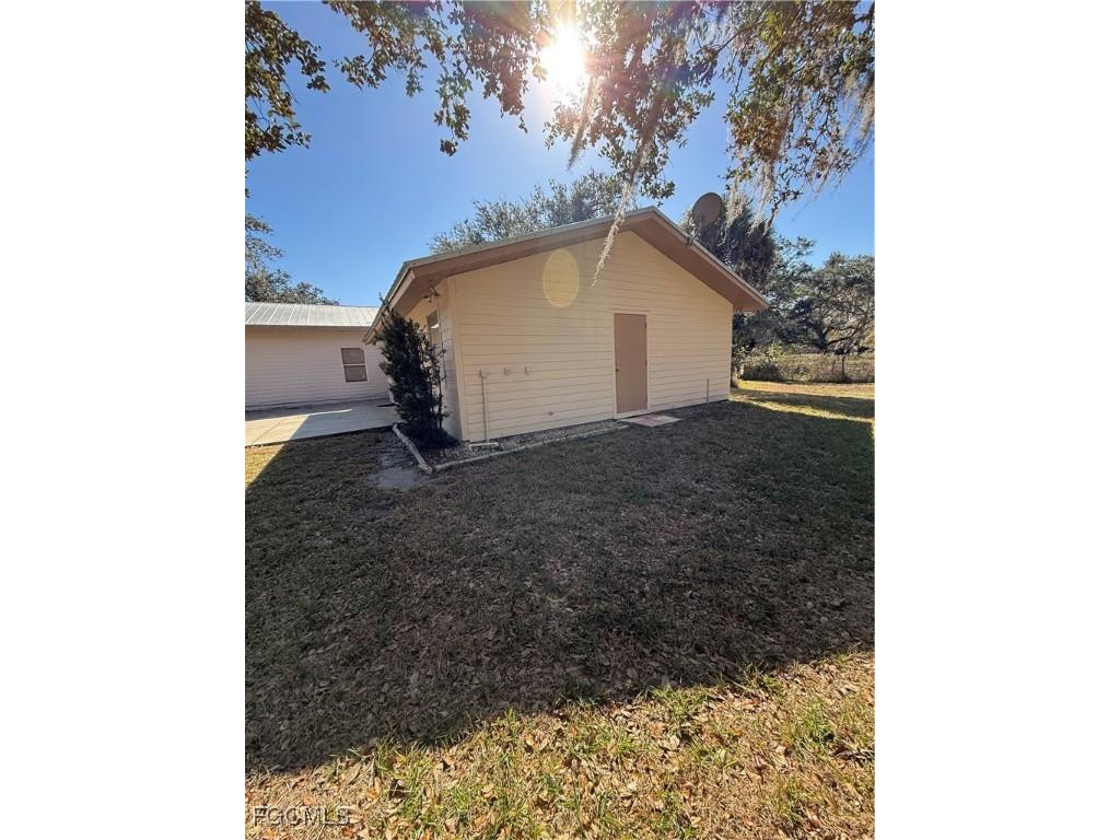 2687 Old Lakeport Road Moore Haven FL 33471 2026005931 image6