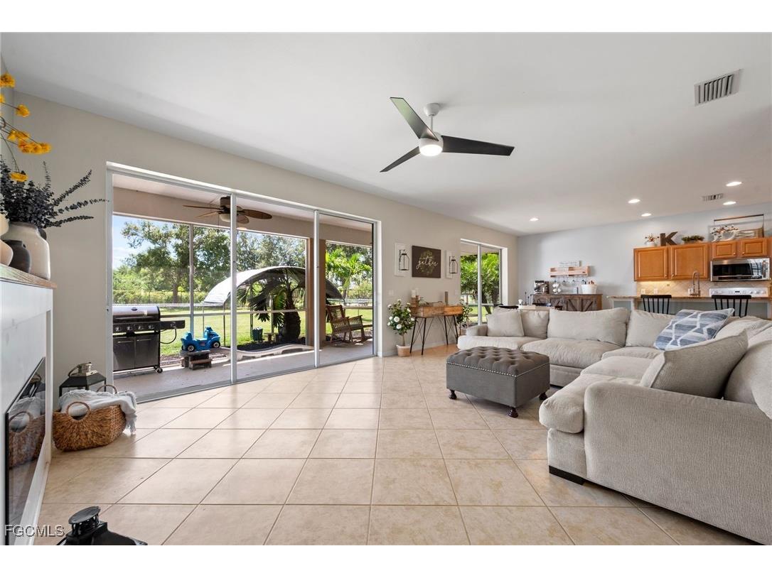 2688 Bellingham Court Cape Coral FL 33991 2026000448 image9