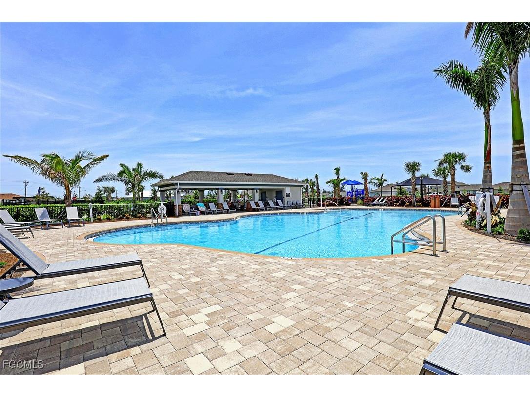 269 Spring Hill Lake Loop Cape Coral FL 33993 2025002279 image24