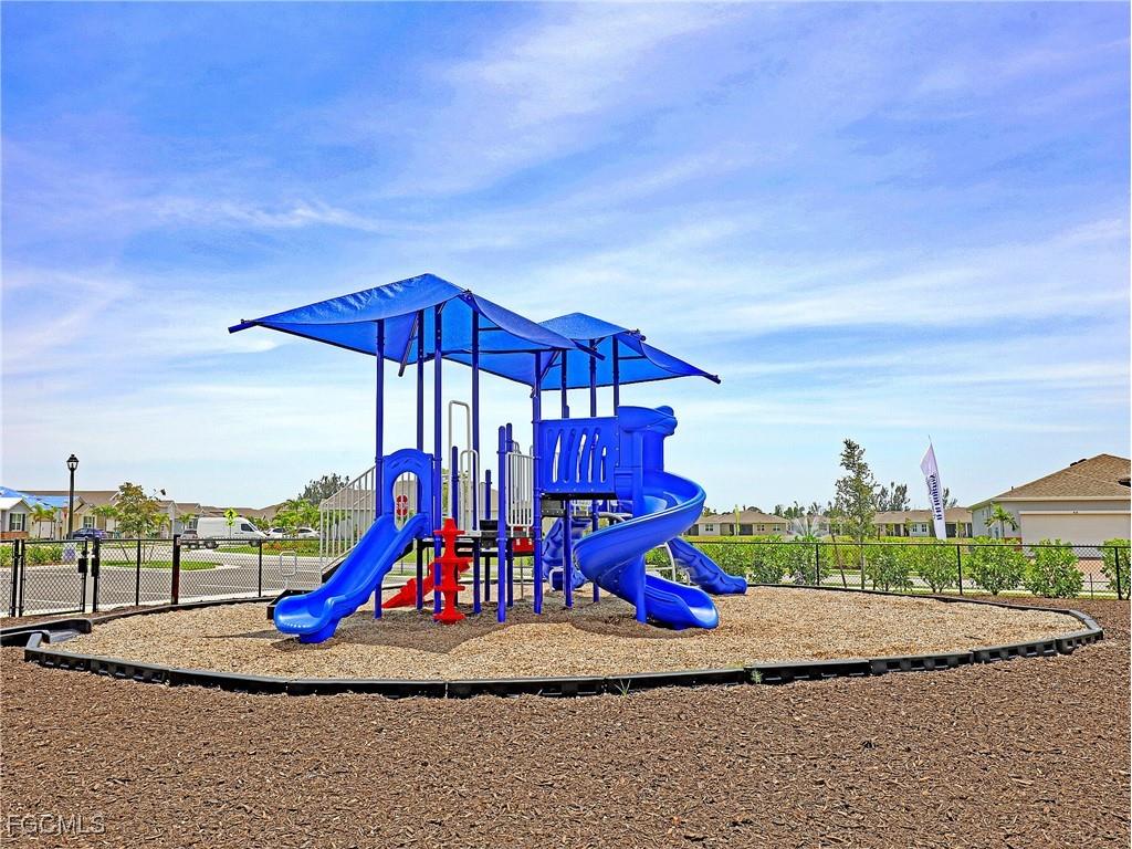 269 Spring Hill Lake Loop Cape Coral FL 33993 2025002279 image26