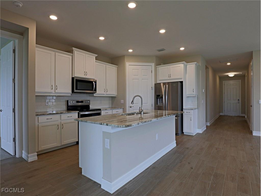 269 Spring Hill Lake Loop Cape Coral FL 33993 2025002279 image5