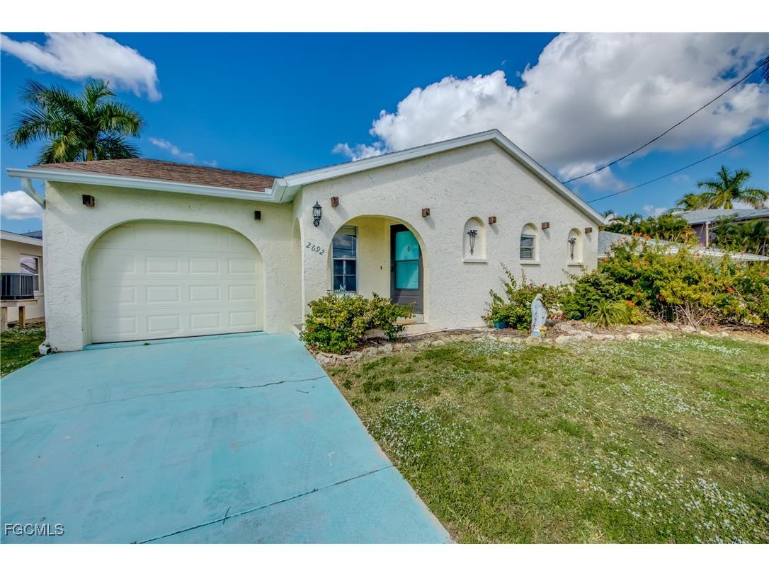 2692 Clyde Street Matlacha FL 33993 2025022351 image1