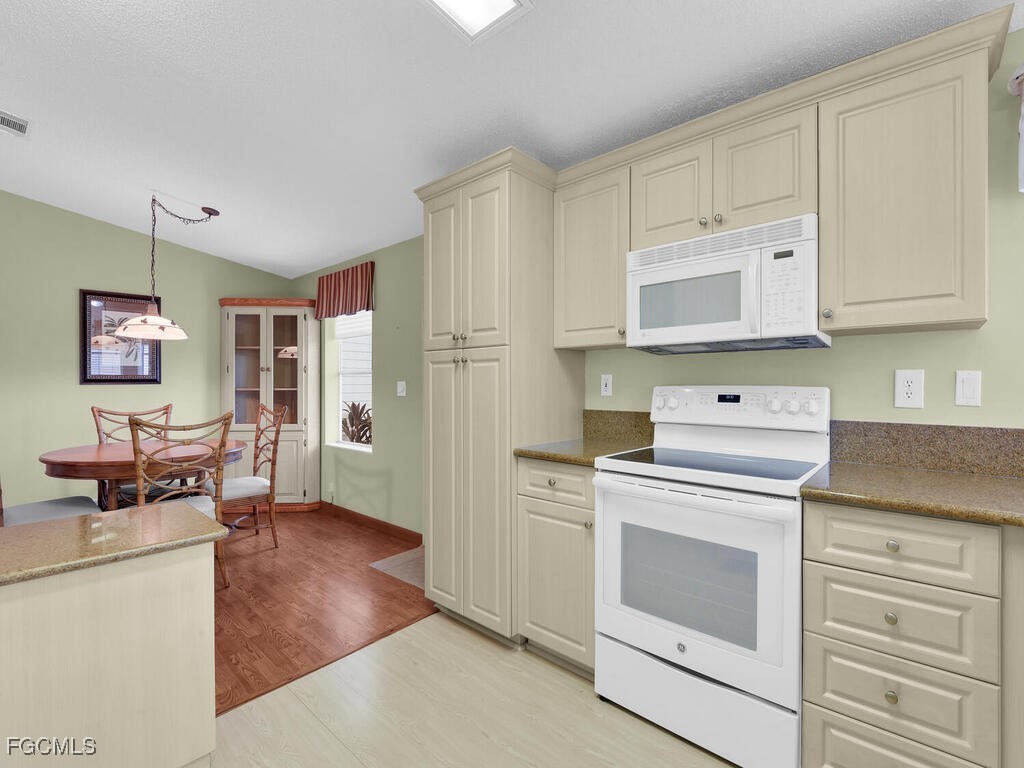 26941 Sammoset Way Bonita Springs FL 34135 2025020211 image14