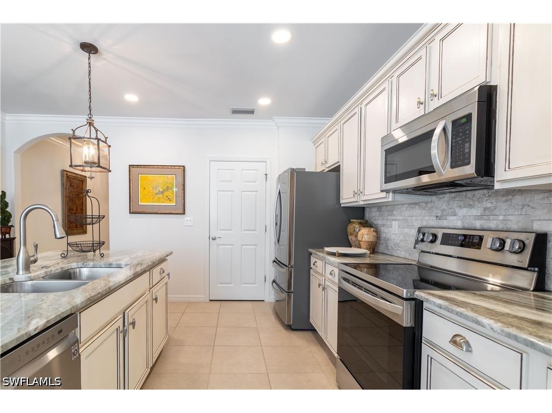 26987 Wildwood Pines Lane Bonita Springs FL 34135 226023802 image6