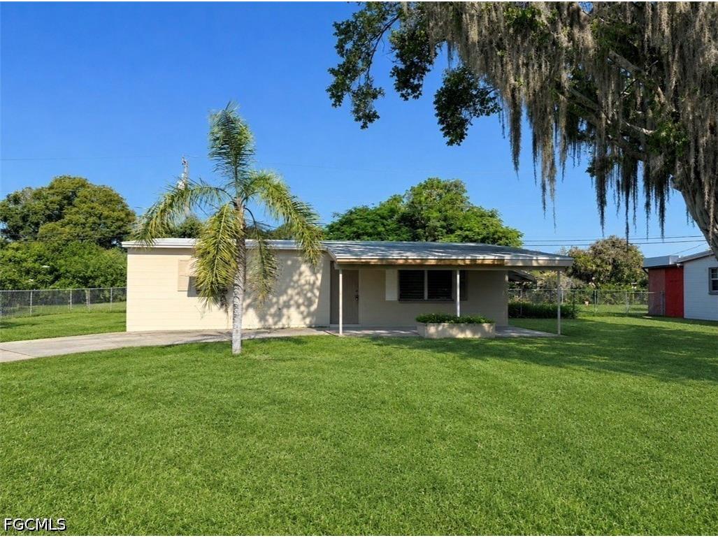 27 Apache Street Lehigh Acres FL 33936 2026029131 image1