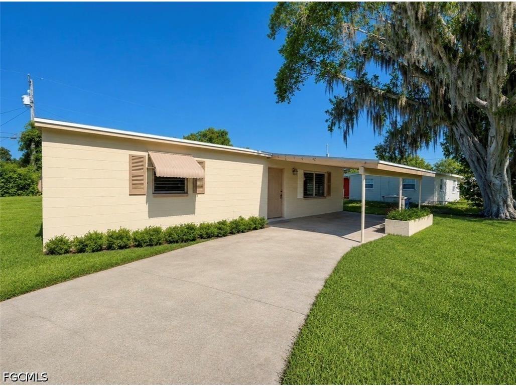 27 Apache Street Lehigh Acres FL 33936 2026029131 image2